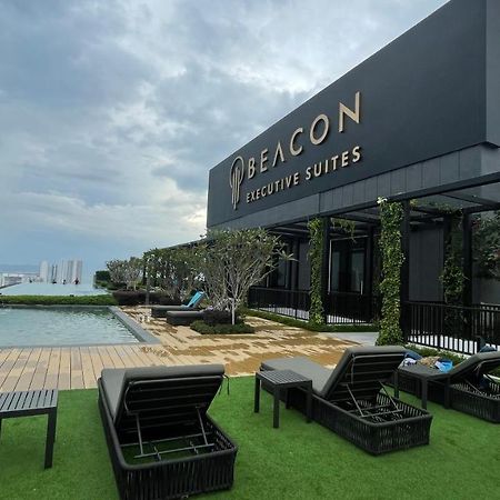 13 Beacon Executive Suites #Rooftoppool #Luxurysuites 乔治敦 外观 照片