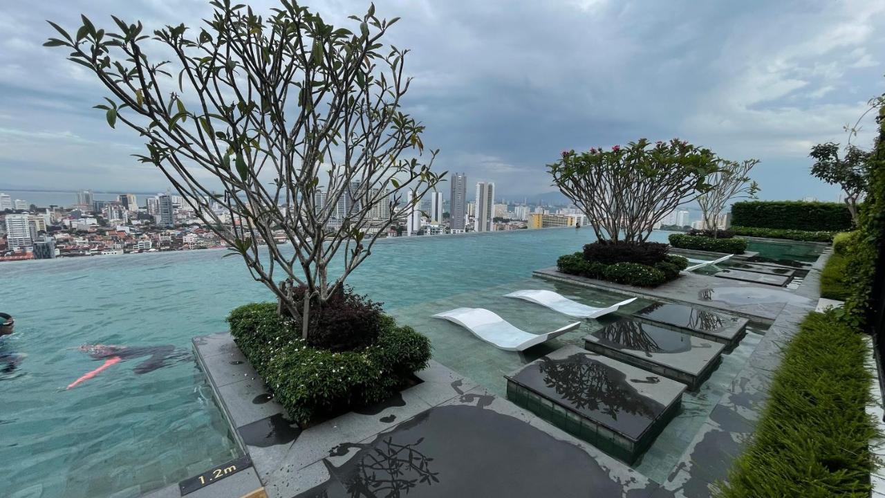 13 Beacon Executive Suites #Rooftoppool #Luxurysuites 乔治敦 外观 照片